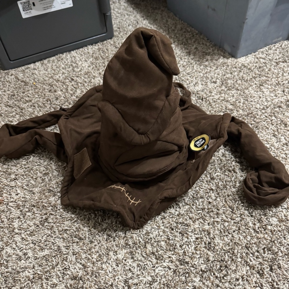 Harry Potter Interactive Sorting Hat – Noble Collection Talking Hat